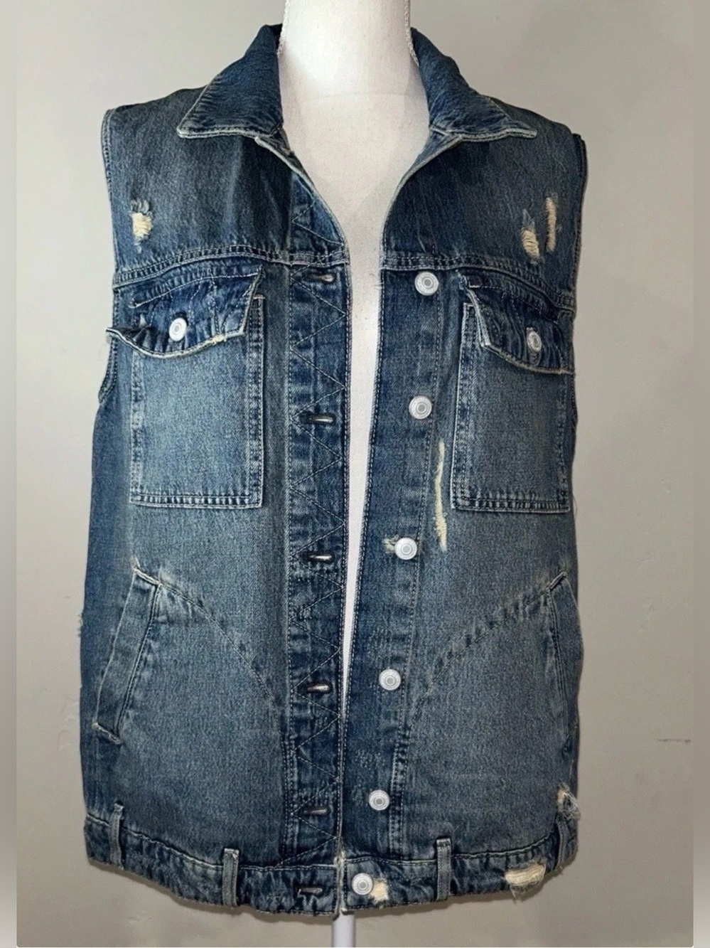 Free People Distressed Denim Blue Jean Trucker Vest Relaxed Fit Sz XS NWOT